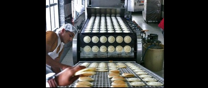 قطايف رمضان.. تنافس بين المخابز للظفر