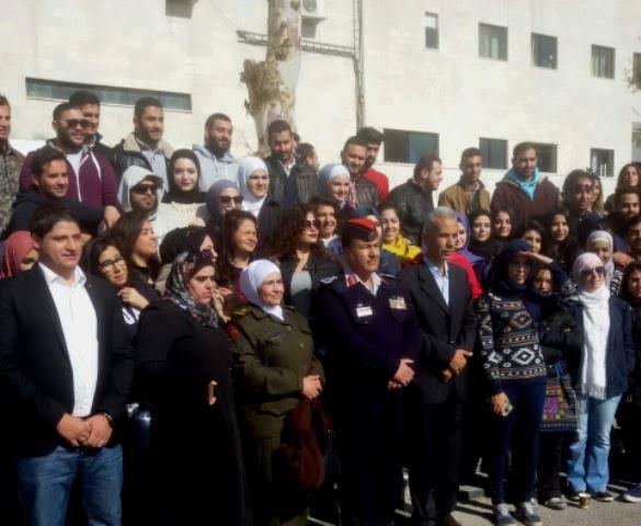 طلبة جامعة عمان الأهلية يزورون مديرية