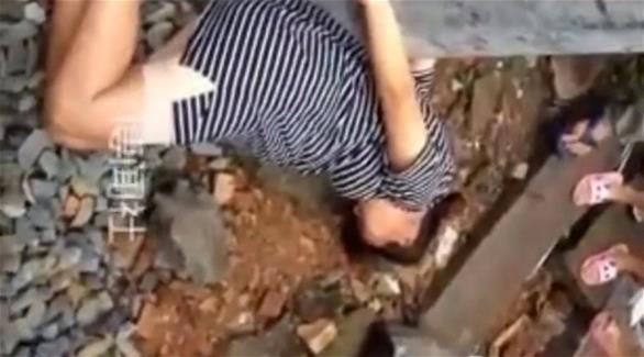 قرويون يعاقبون امرأة وهي حامل بالضرب