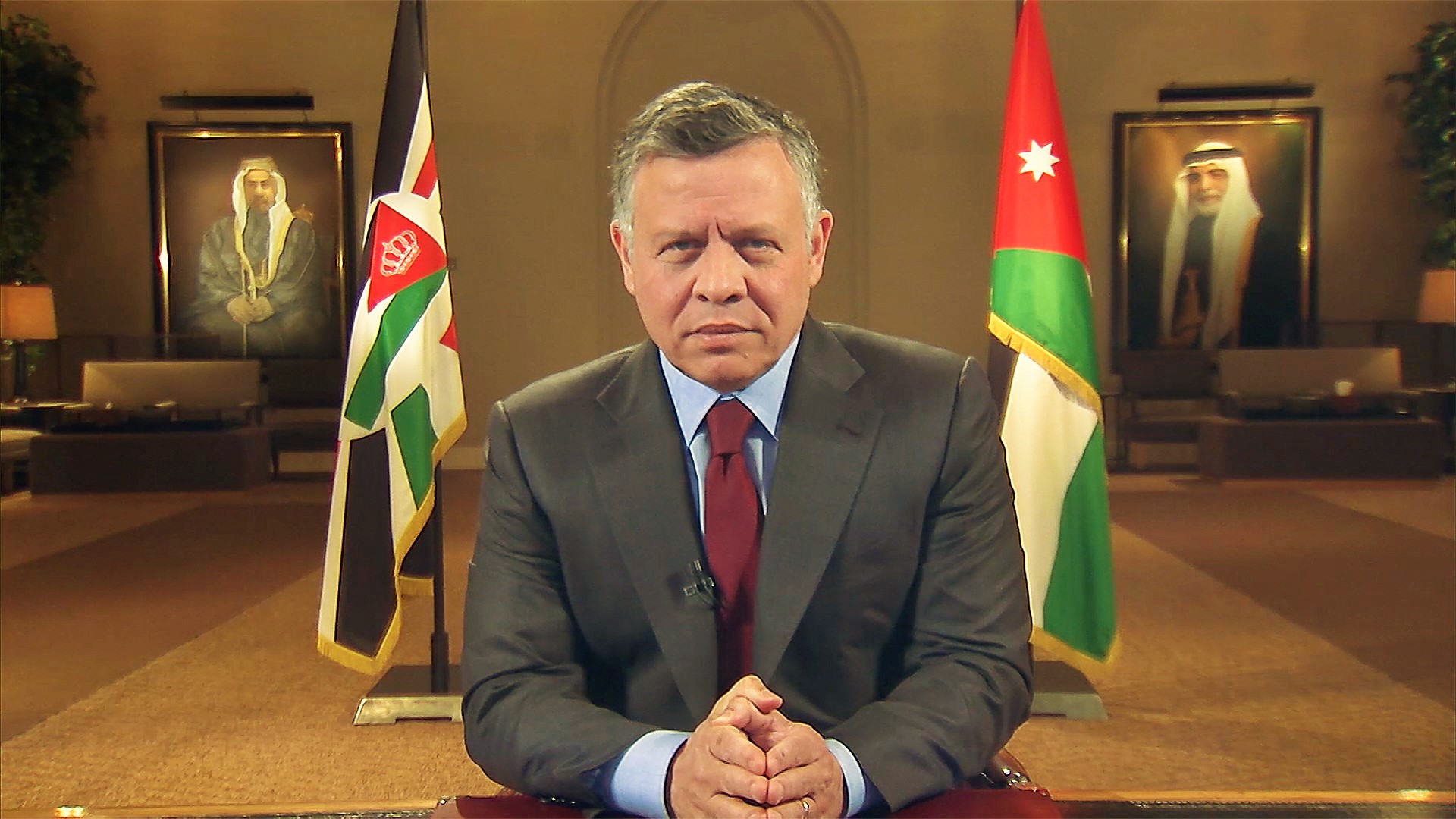 الملك يهنئ الشعب بعيد الاستقلال عبر