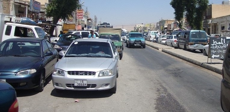 مطالب بتوسعة الطريق العام للواء الأغوار