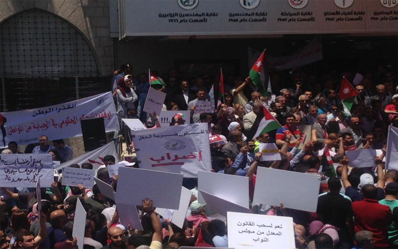 إضرابالأردن.. الشعب يريد اسقاط الحكومة -