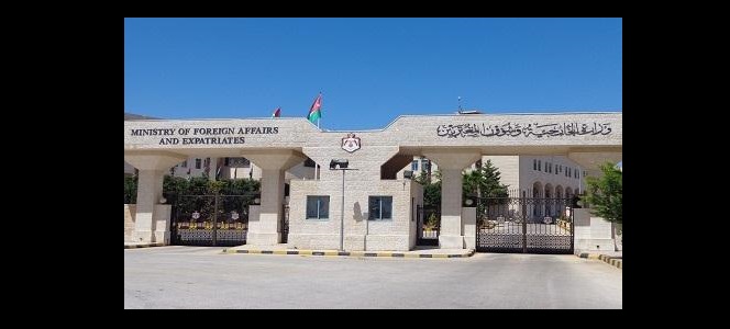 الخارجية: 3 من الطلبة بحالة حرجة