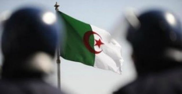 انخفاض أسعار البترول يقود الجزائريين لأزمة