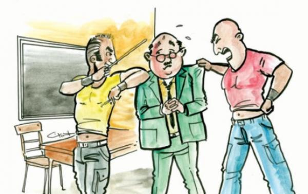 توقيف ذوي طالب اعتدوا على معلمين