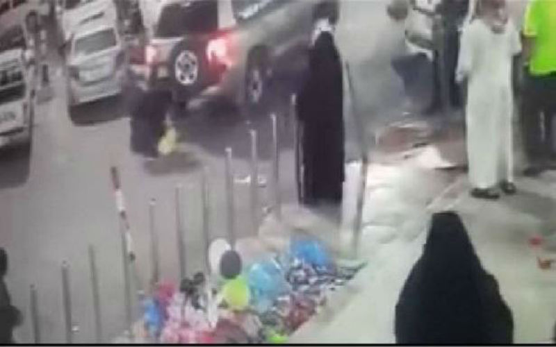 طفل ينجو من الموت باعجوبة بعد