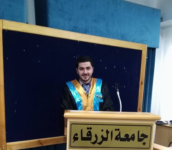 الإعلامي سلامة يهنئ مصعب بالماجستير