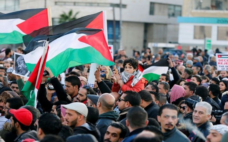 مظاهرات ضخمة بعواصم عربية وإسلامية نصرة