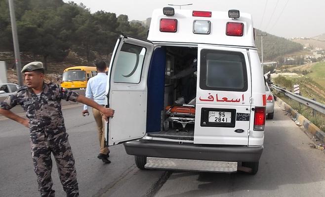 وفاة و5 اصابات بحادث تصادم في