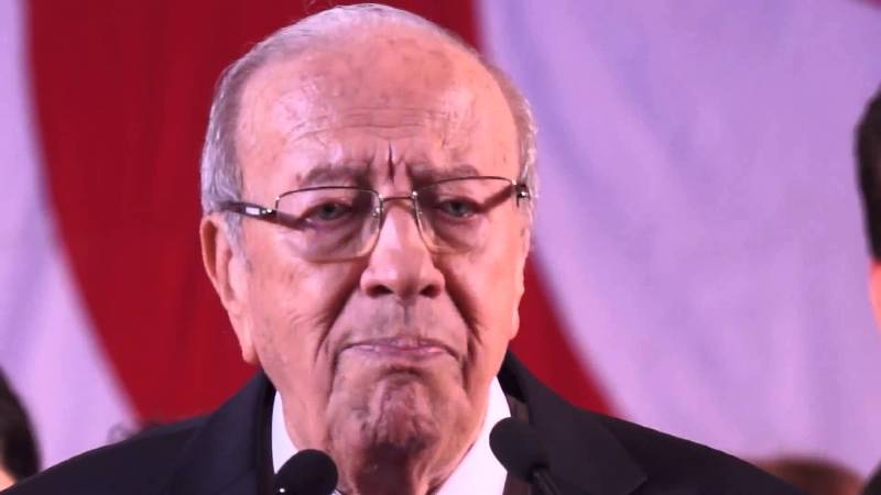 الرئيس التونسي يخوف مواطنينه: الدولة تنهار