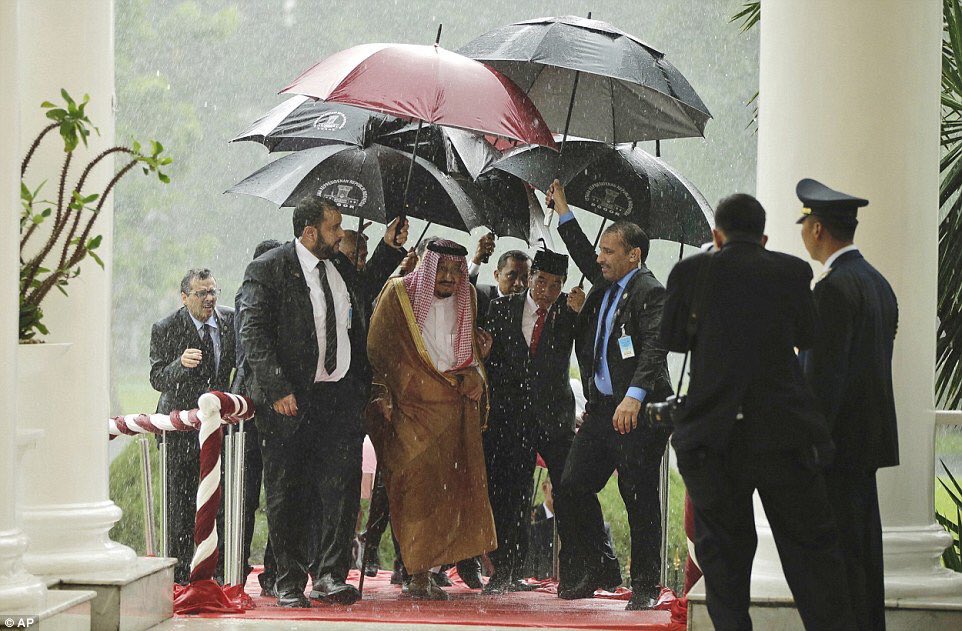 شيلة إندونيسية في استقبال الملك سلمان