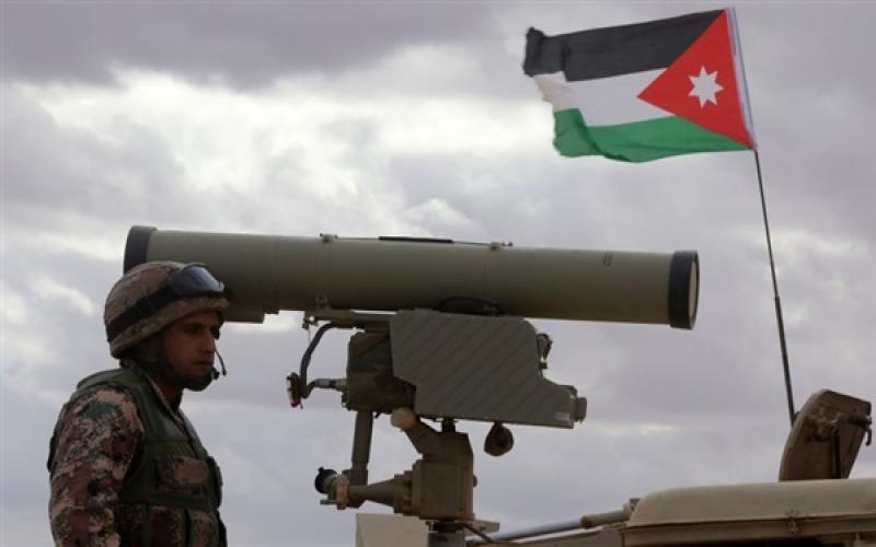 الجيش الأردني يبدأ بإيصال المساعدات إلى