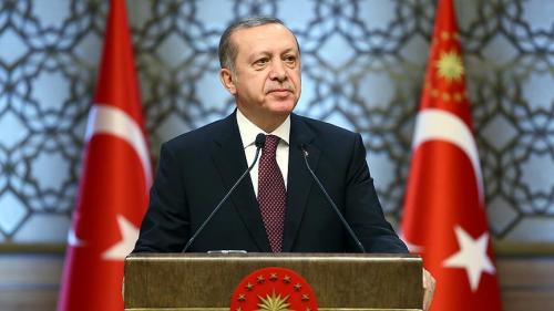 أردوغان يهنئ زعماء الاحزاب بالفوز في