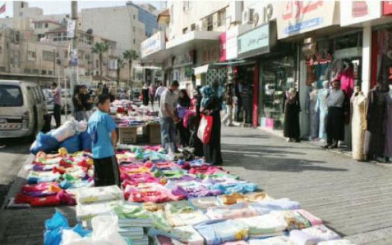 حملات مستمرة لضبط البسطات في الزرقاء