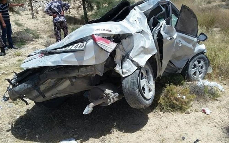 وفاة ثلاثيني واصابة اثنين بتدهور مركبة