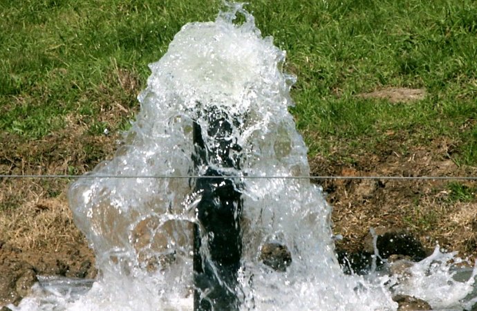 مياه اليرموك تسيطر على تلوث مياه
