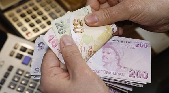 العملة التركية تتراجع إلى 2.74 ليرة