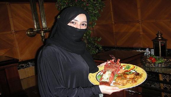 لماذا يتسبب ترتيب أثاث المنزل في