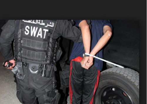 القبض على مطلوب خطير في القويرة