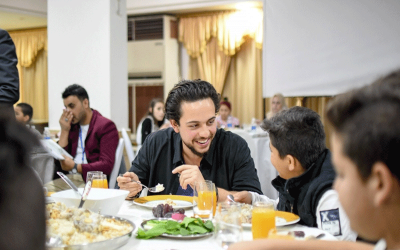 بالصور.. .ولي العهد: أمضيت وقتا سعيدا