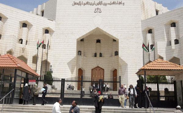 مطالب بإعادة النظر برسوم المحاكم الشرعية