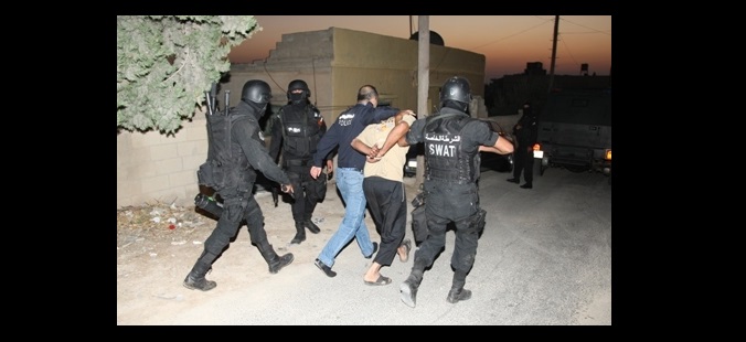 القبض على مطلوب (خطير جدا) بحوزته