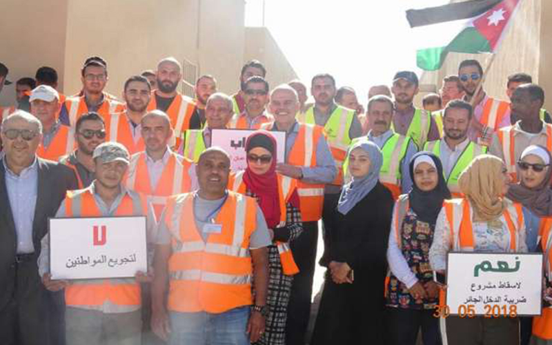 العاملون في مشروع جمرك عمان الجديد
