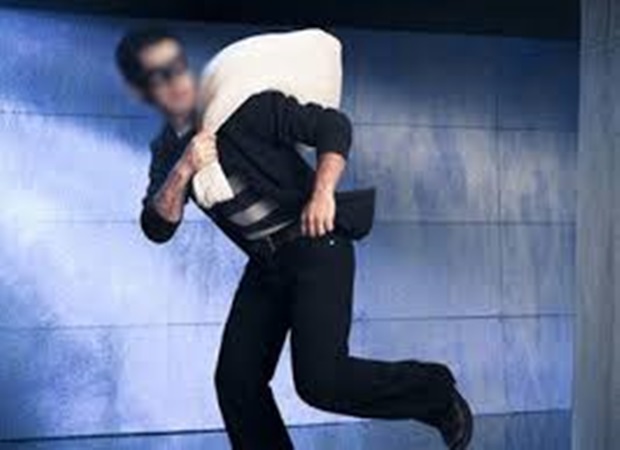 سلب 15 الف دينار من محاسب