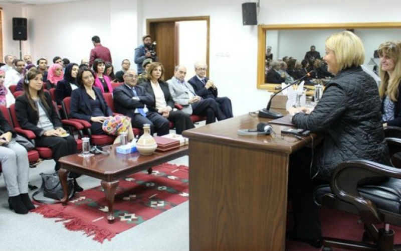 ​سيدة بنما الأولى تشيد بجهود الأردن