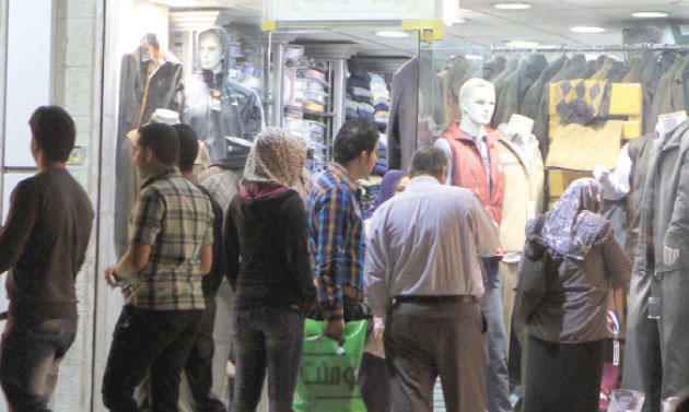 (قطاع الألبسة) يطالب بتخفيض تعرفة الكهرباء