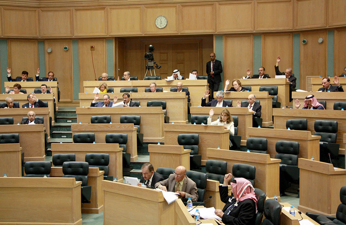 الأعيان يعيد للنواب قانون الطيران المدني