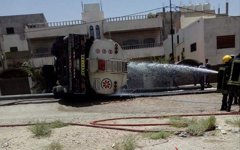 تدهور صهريج نفط يغلق طريق الحزام