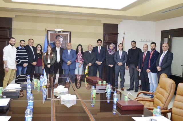 الحوراني يكرم الفائزين من (الاهلية) بالمركز