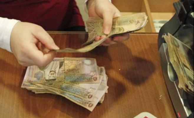 مدارس تستغل حاجة المعلمين بصرف رواتب