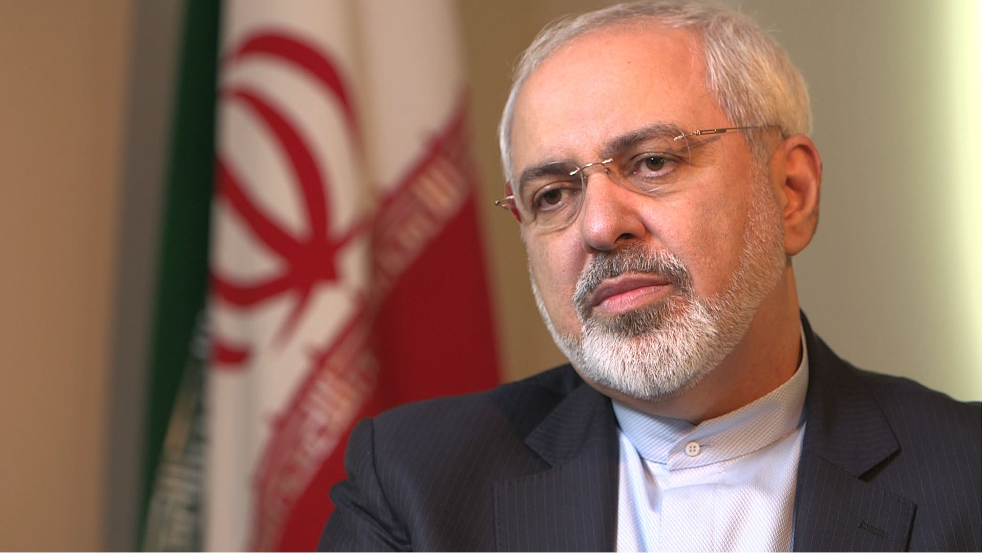 وزير خارجية إيران يطرح اقتراحا لحل