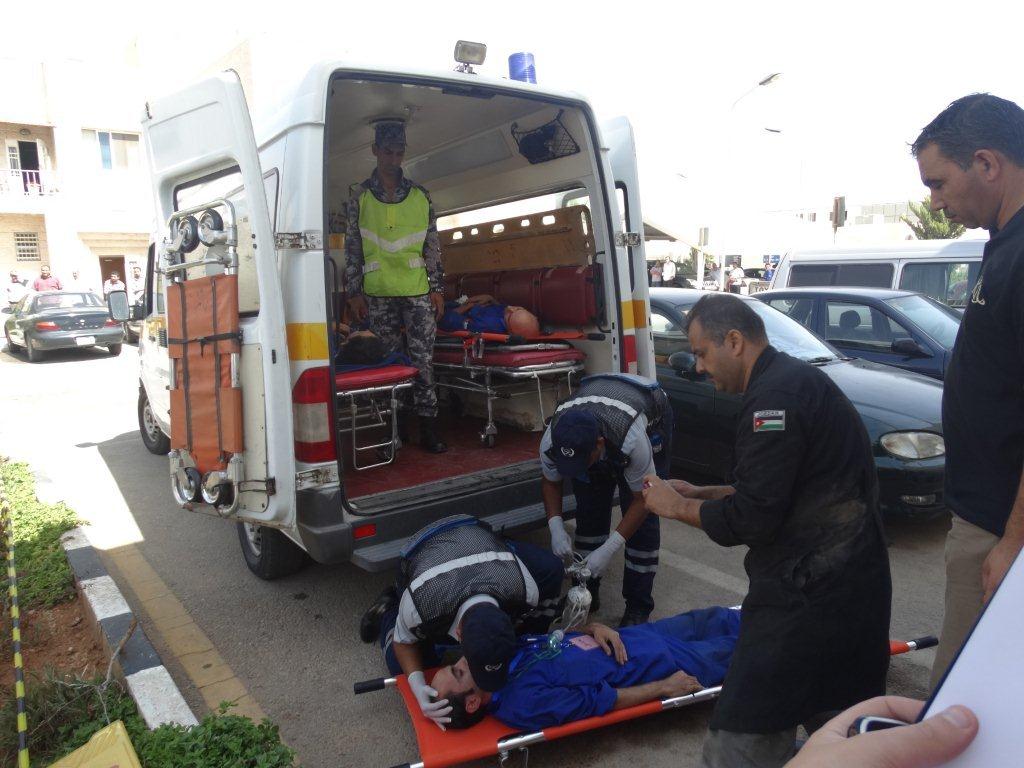 16 إصابة في حادث تصادم بشارع