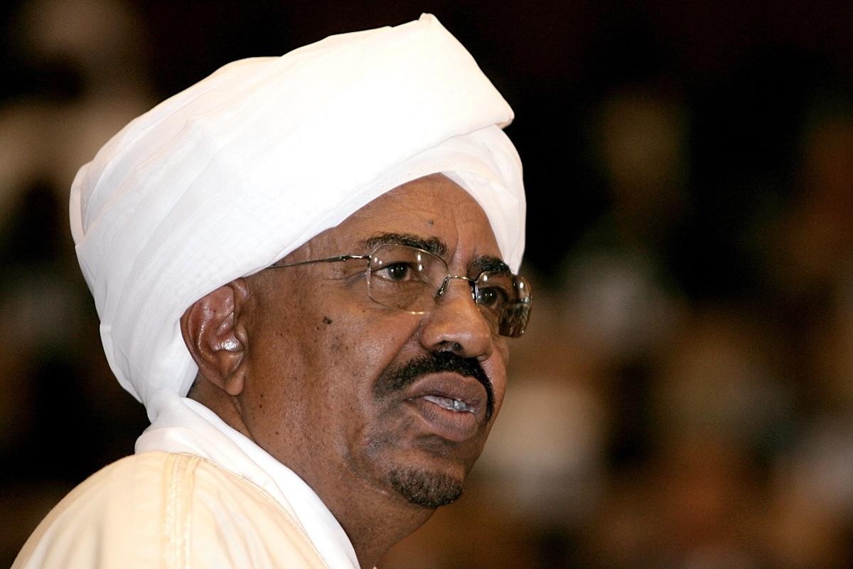البشير يسافر الى اندونيسيا في رحلة