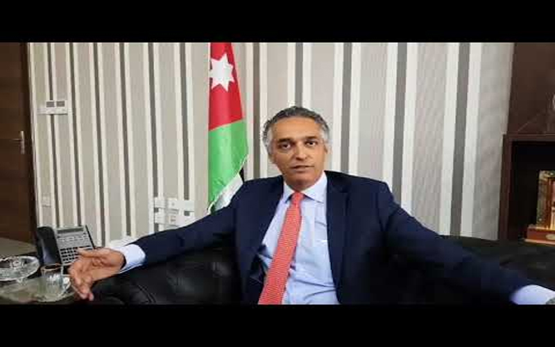 الوزير مكرم القيسي يعتذر