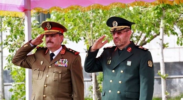 وزير الدفاع السوري في طهران يتوسل
