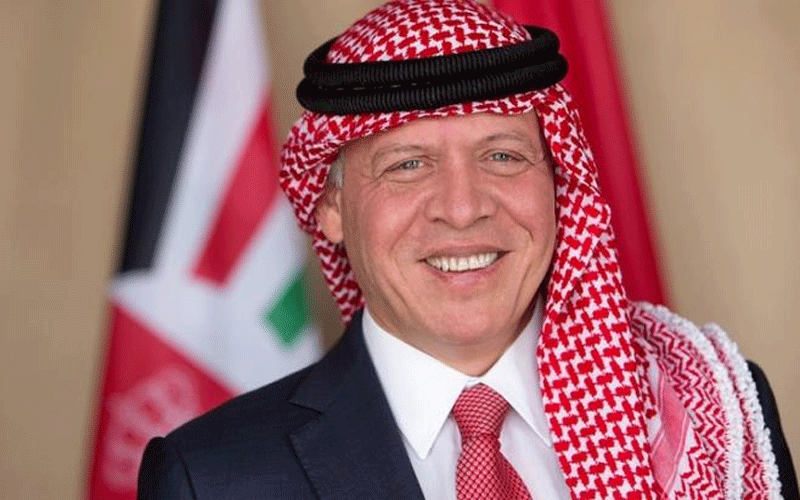 الملك يهنئ رئيس الوزراء الماليزي مهاتير