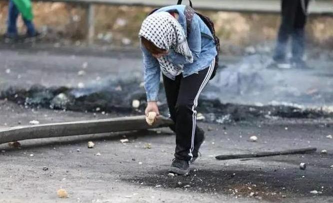 ثائرات فلسطينيات.. . من المدرسة الى