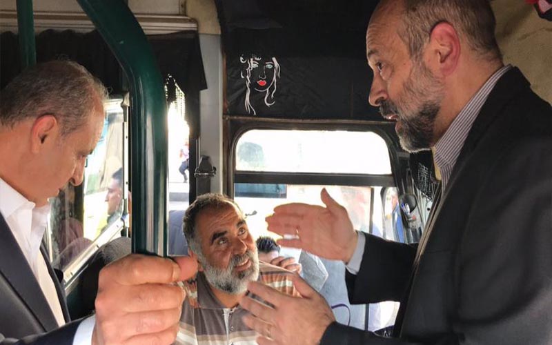 الرزاز في مجمع باصات الشمال