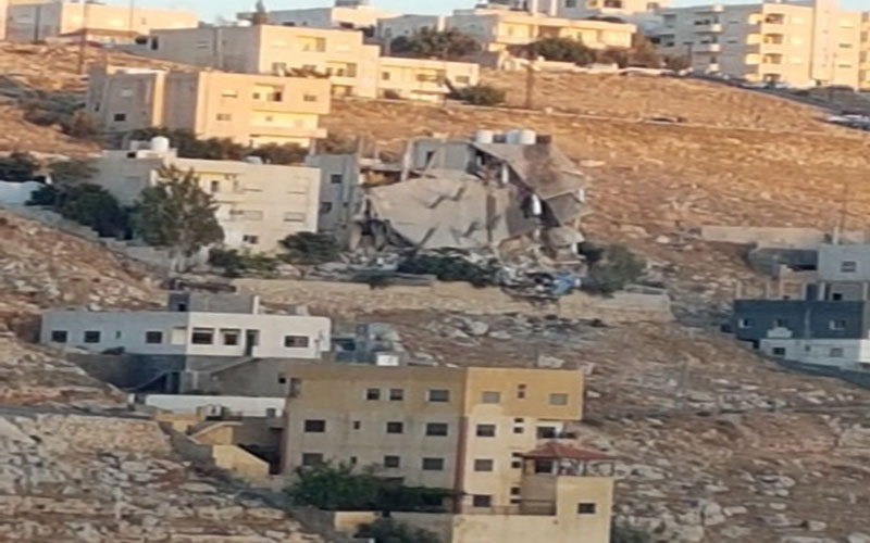 غنيمات تحذر: المنزل الذي تتم فيه