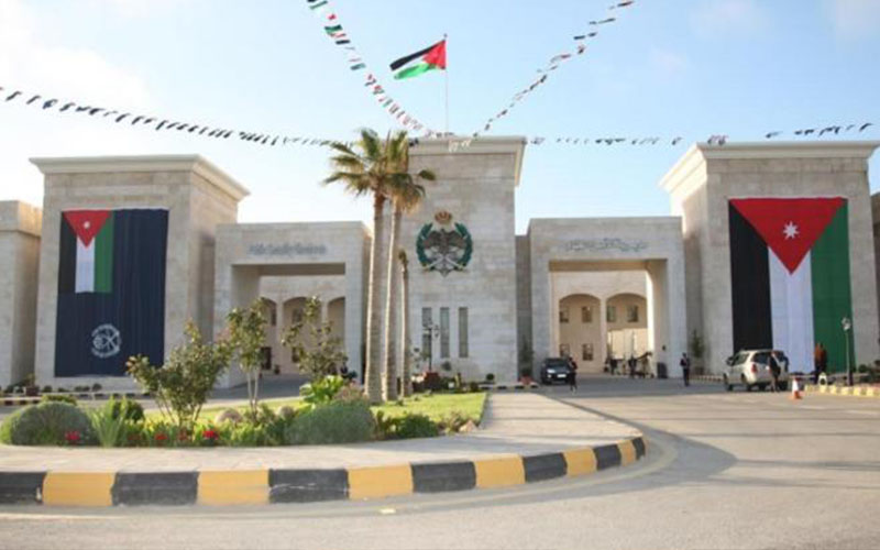 إحالة ضباط في الأمن العام إلى