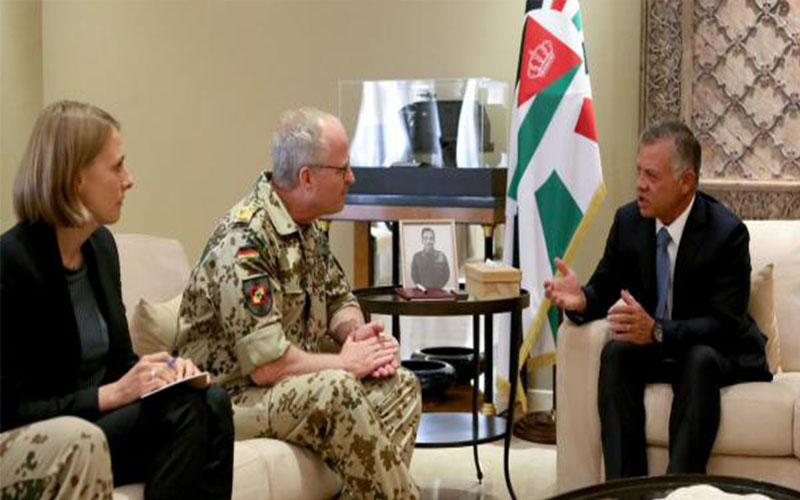 الملك يلتقي رئيس اركان الجيش الالماني