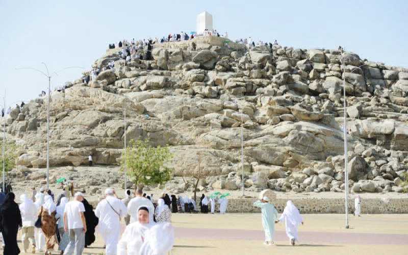 ضيوف الرحمن ينفرون من عرفات إلى