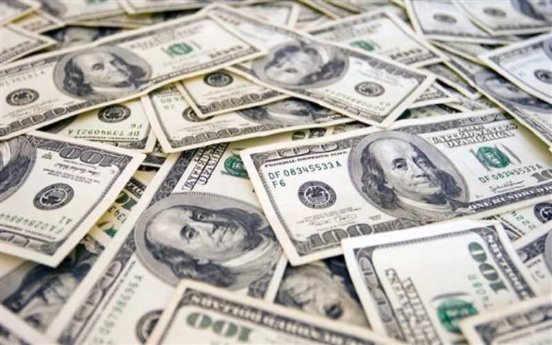 الدولار يهبط قبيل كلمة رئيس الاحتياطي