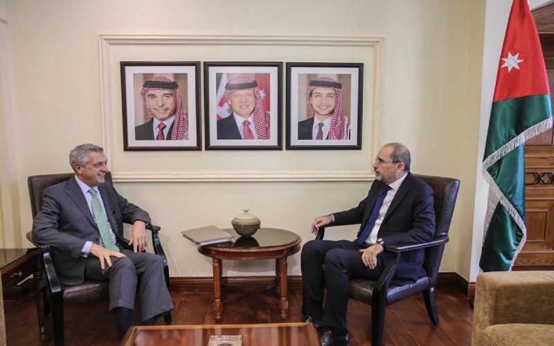 وزير الخارجية يلتقي المفوض السامي لشؤون