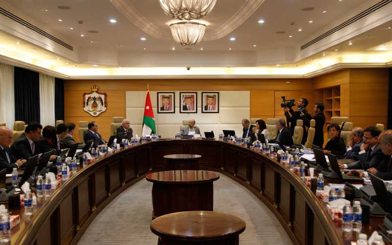 مجلس الوزراء يحصر استيراد آلات تصنيع