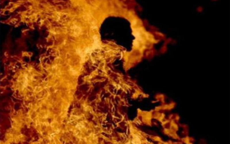 سوري يشعل النار بنفسه في اربد